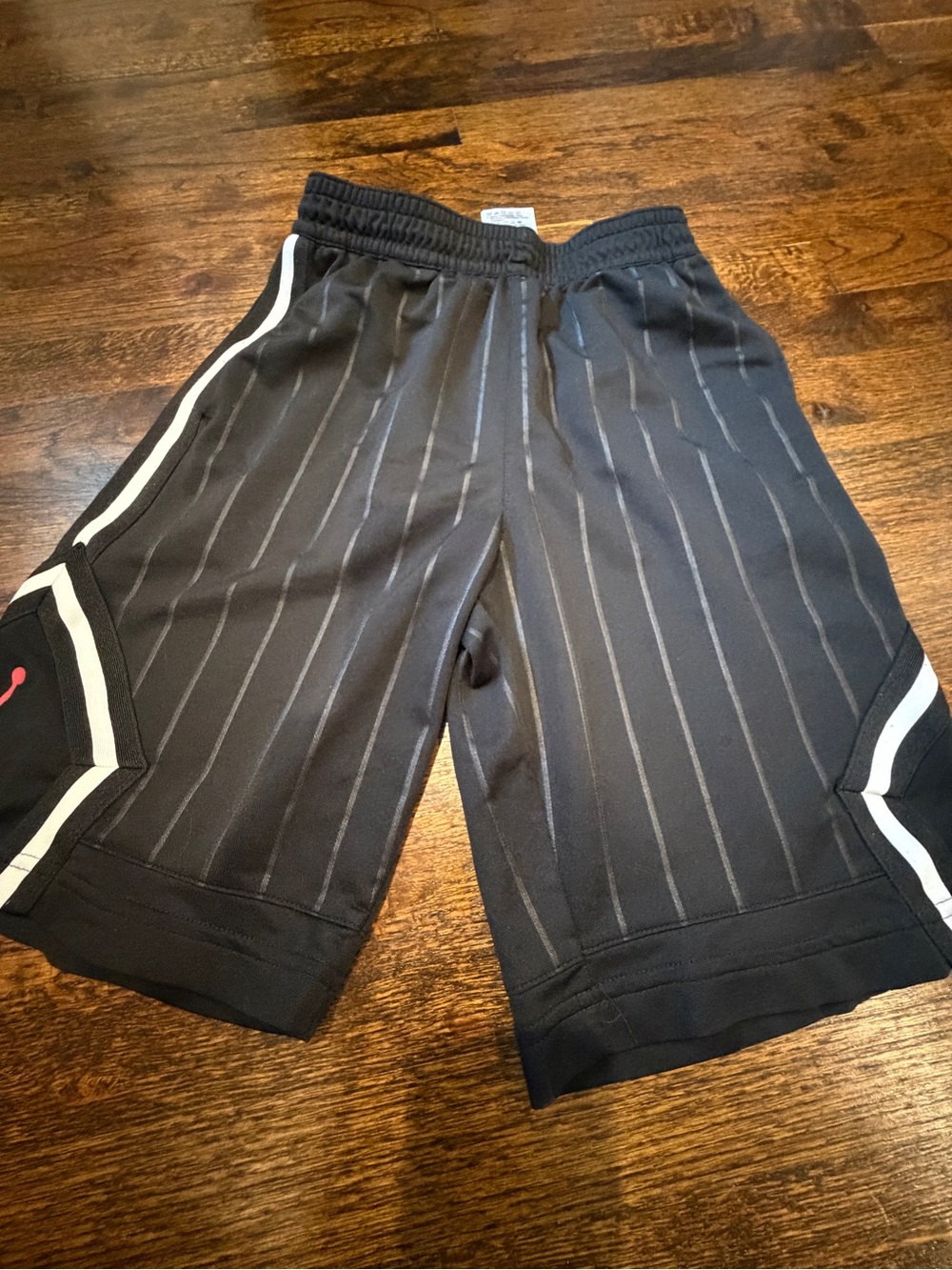 Nike Jordan Boys Black Pinstripe Basketball Shorts with Red logo (L) - Picture 4 of 4